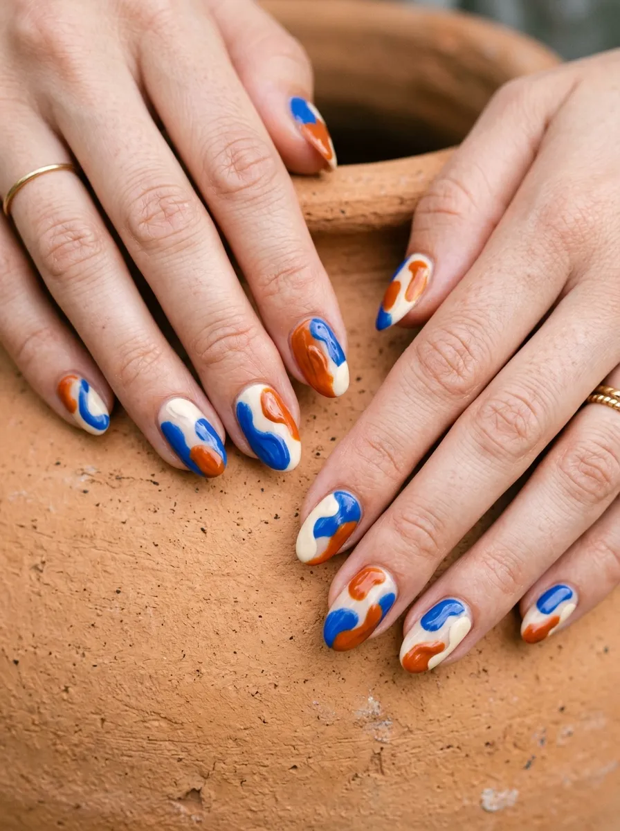 bstract Blob Nails in Contrasting Colors